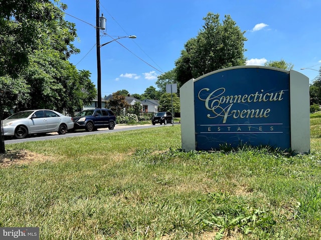 view of community / neighborhood sign