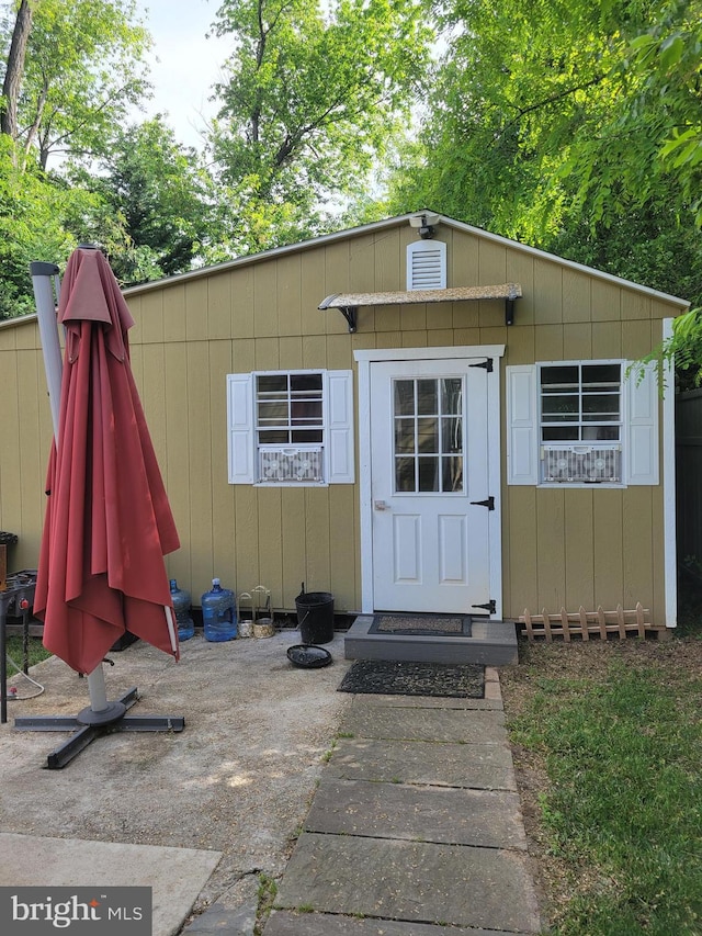 view of outbuilding