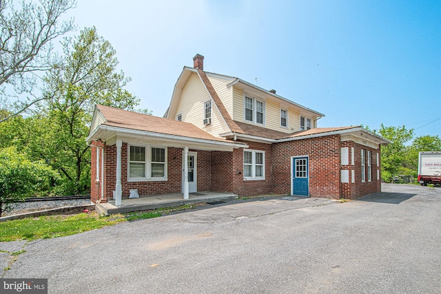 view of front of house