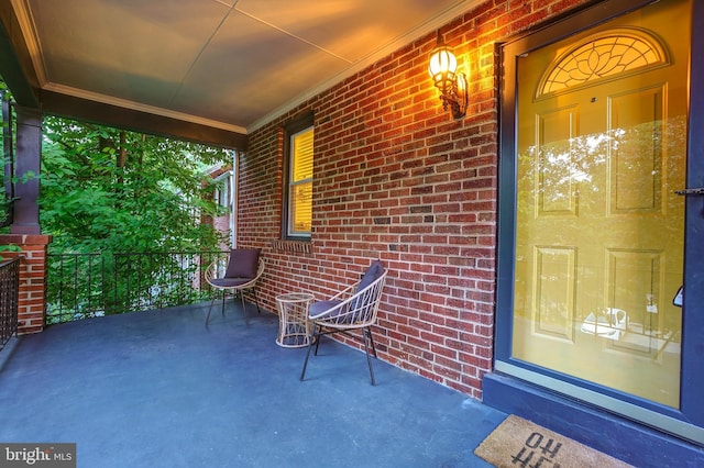 view of patio / terrace with covered porch