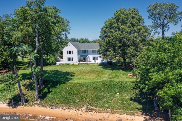 view of front of house with a front lawn