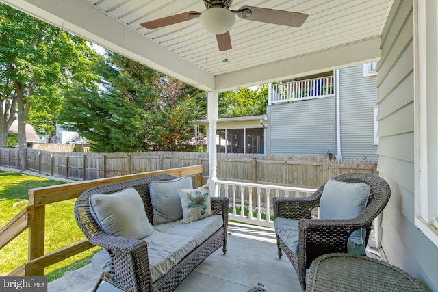 view of terrace with ceiling fan