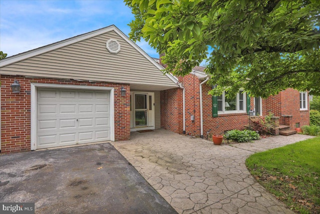 view of front of house featuring a garage