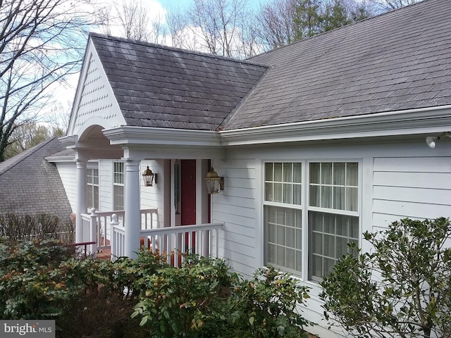 view of front of home with covered porch