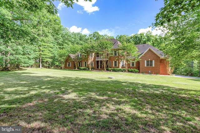 view of front of house featuring a front yard