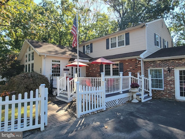 view of front of house