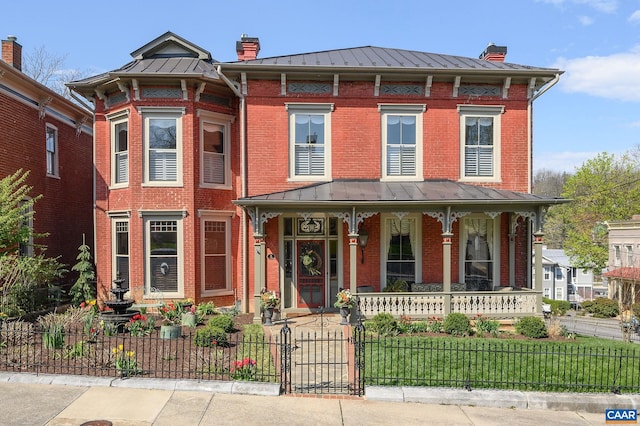 italianate house featuring a porch