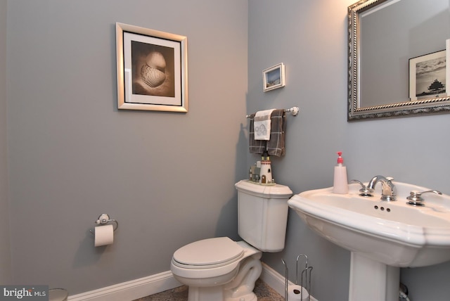 bathroom featuring vanity and crown molding