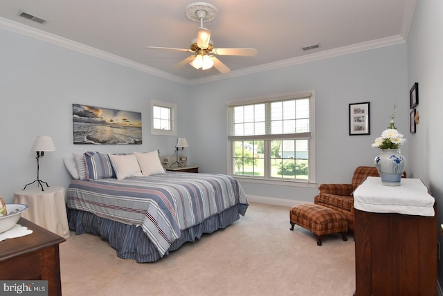 dining room with crown molding, hardwood / wood-style floors, and a notable chandelier