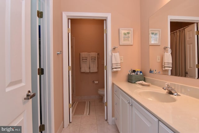 carpeted bedroom with ceiling fan and crown molding