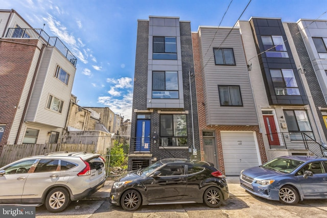 view of front facade featuring a garage