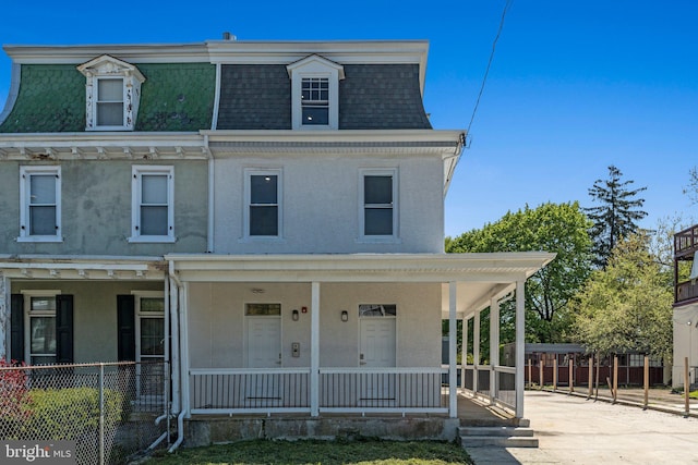 view of front facade with a porch