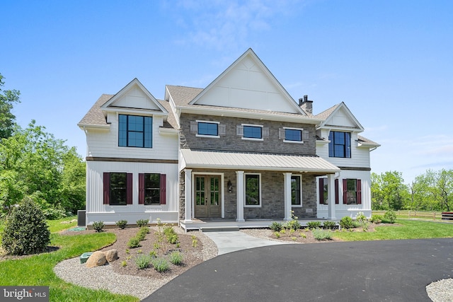 view of front of property with covered porch