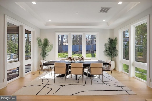 7013 Raleigh Rd, Annandale, VA 22003 - sunroom / solarium with visible vents and a healthy amount of sunlight