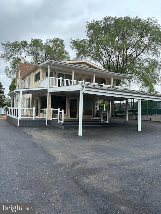 view of front of house with a porch