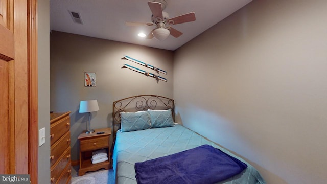 bedroom with ceiling fan