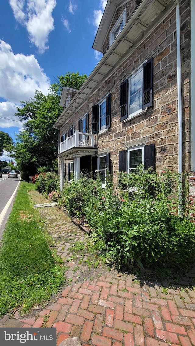 view of side of property