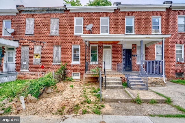 multi unit property with a porch