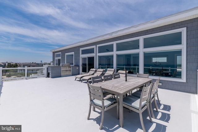 view of patio / terrace with area for grilling and grilling area