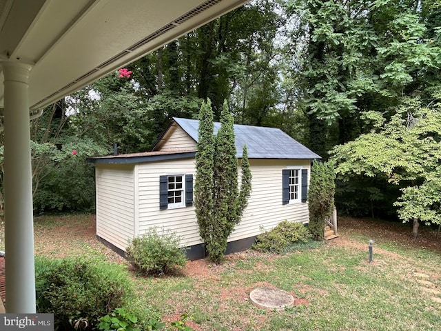 view of outbuilding