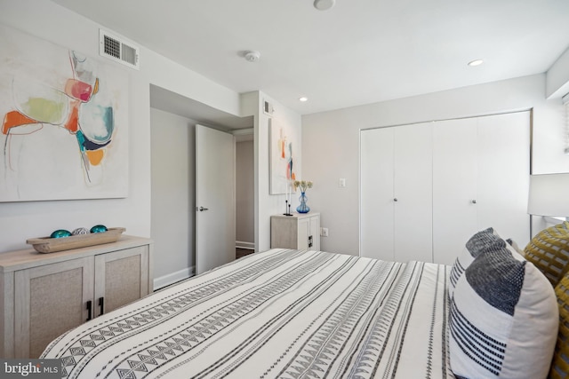 bedroom with a closet