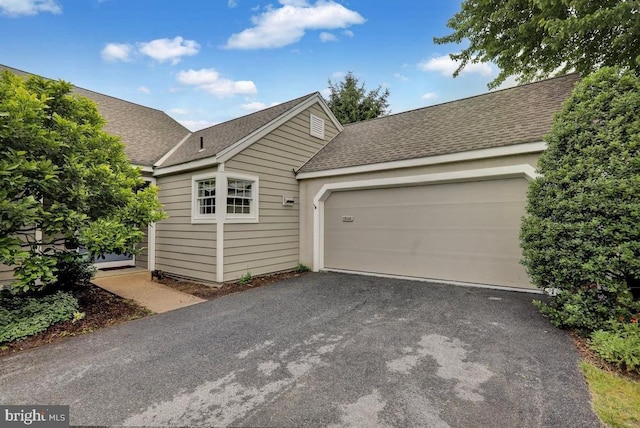 view of front facade with a garage