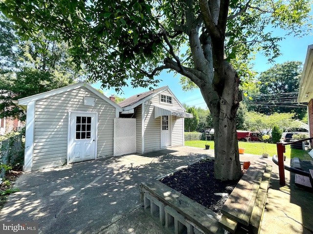 exterior space with a lawn