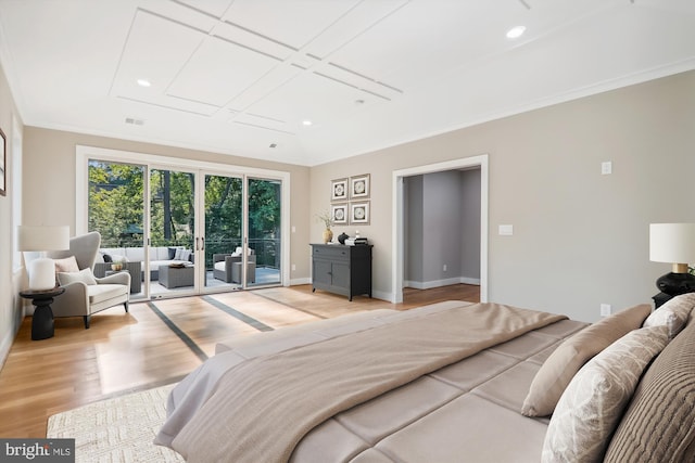 bedroom with light wood-style floors, access to outside, baseboards, and recessed lighting