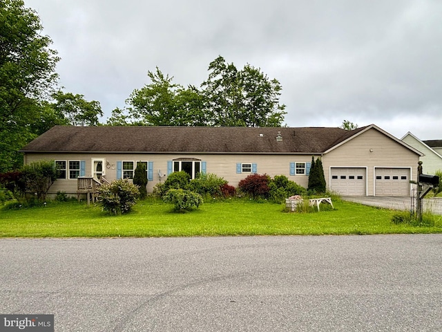 ranch-style home featuring a front yard