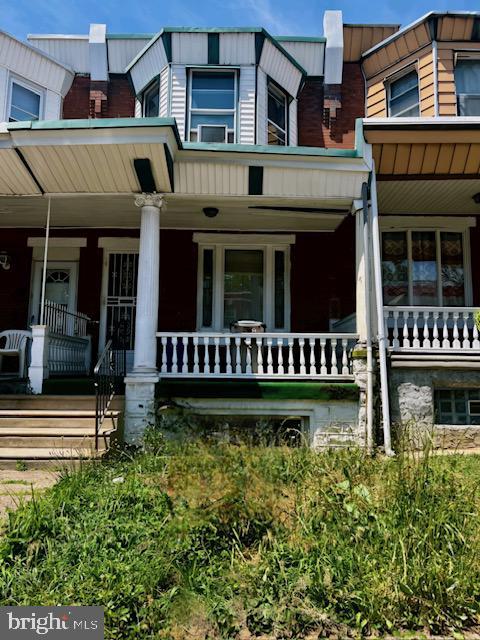 view of front of house featuring a porch