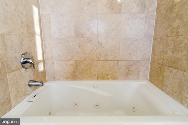 bathroom with a bathtub