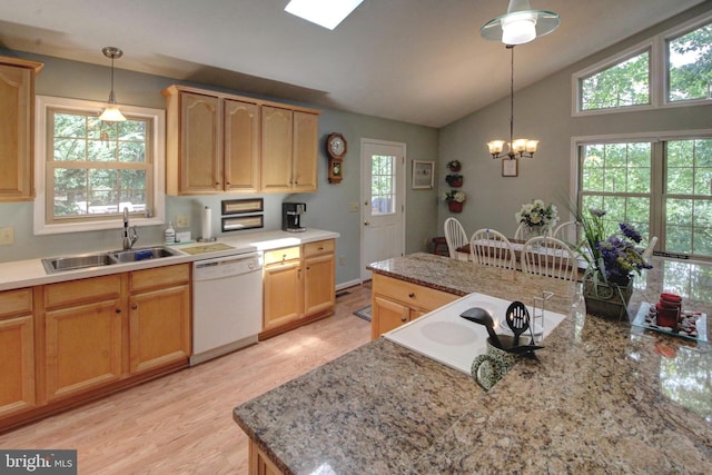 kitchen with sink, light hardwood / wood-style flooring, a chandelier, lofted ceiling, and white appliances