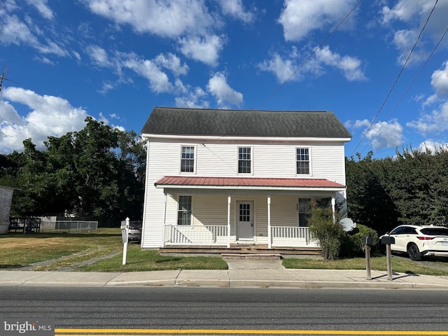 view of front of property with a front yard