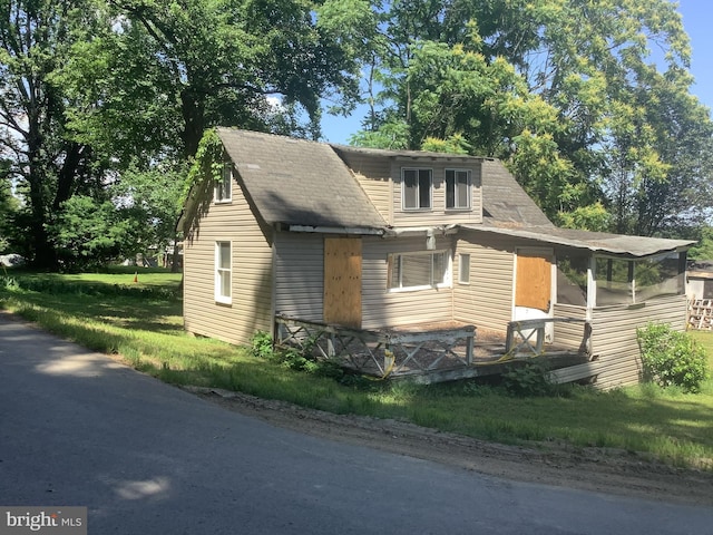 view of front of property