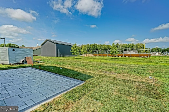 view of yard featuring a patio