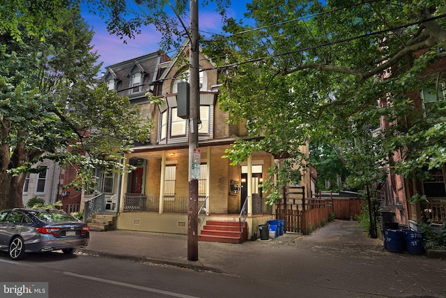 view of front facade with covered porch