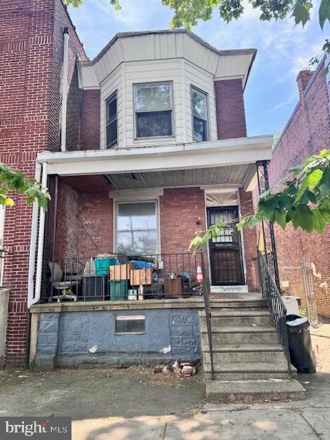 view of front facade with a porch