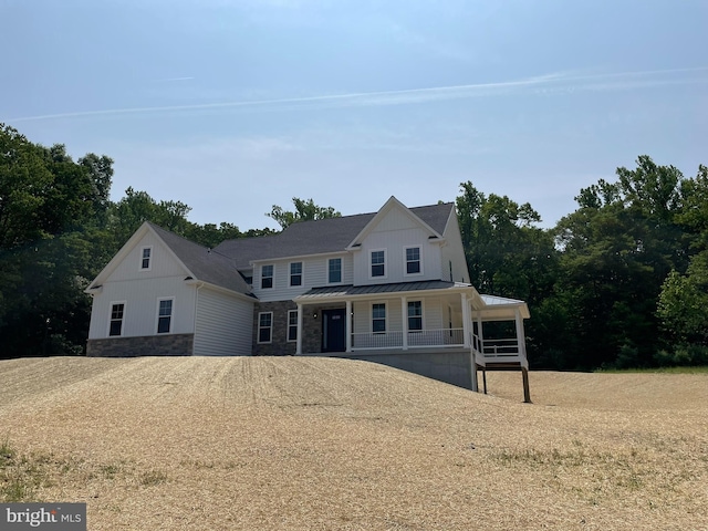 view of front of home featuring a porch