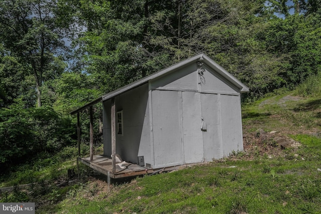 view of outdoor structure