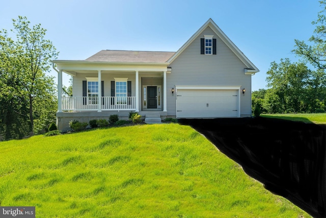 view of front of home featuring a front yard and a porch