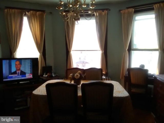 dining room with an inviting chandelier