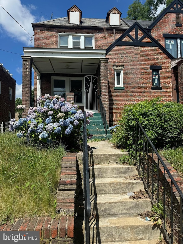 view of front of home with a porch