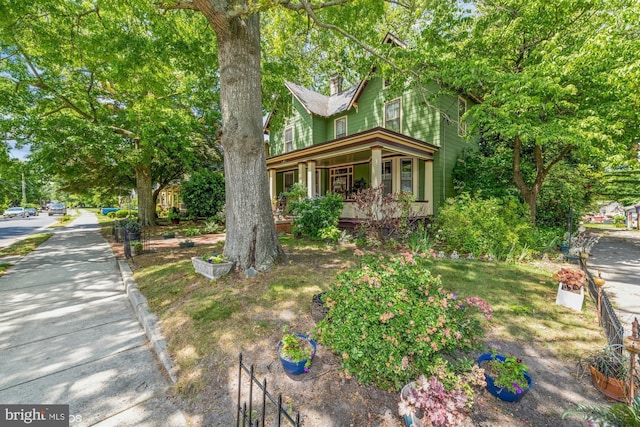 view of front of property featuring a porch