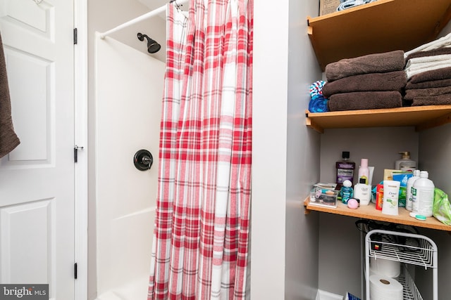 bathroom with walk in shower