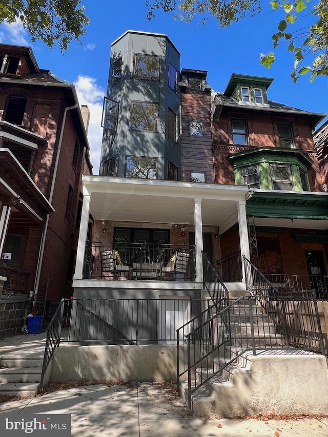 view of front of home with covered porch