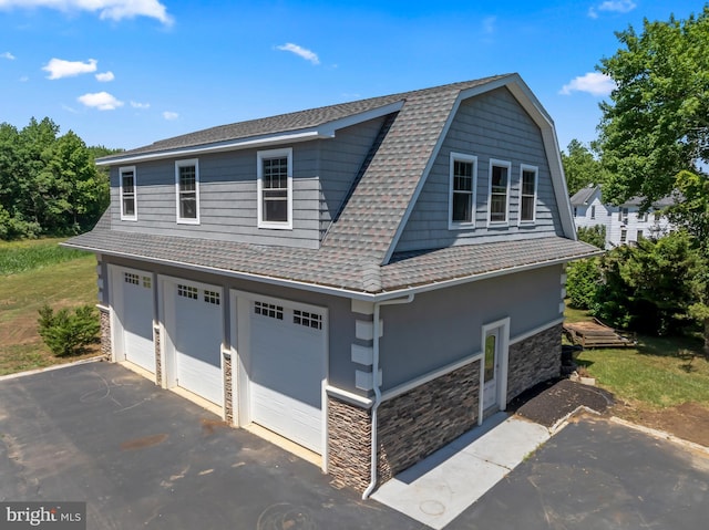 view of front of house featuring a garage