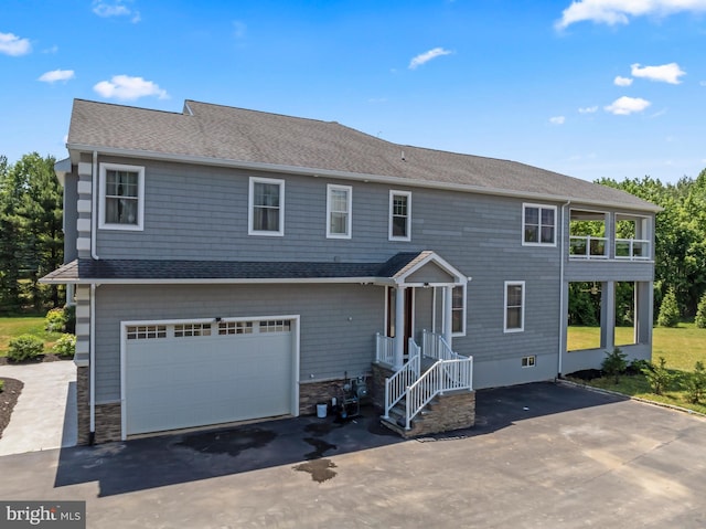 view of front facade featuring a garage