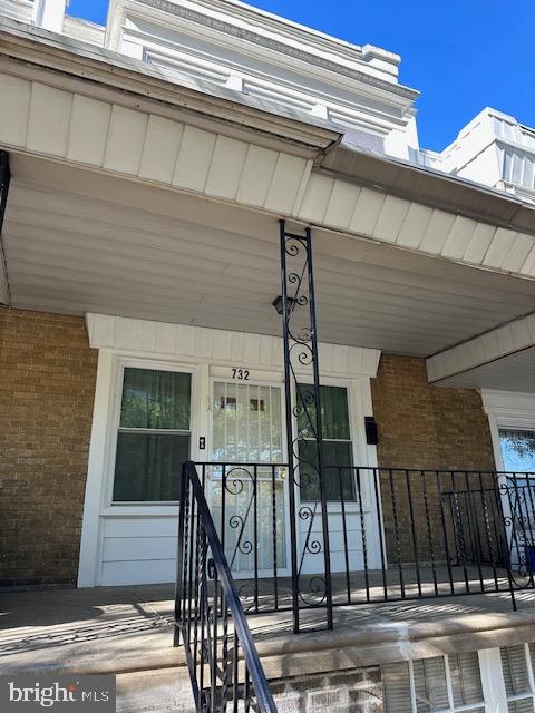 property entrance with a porch