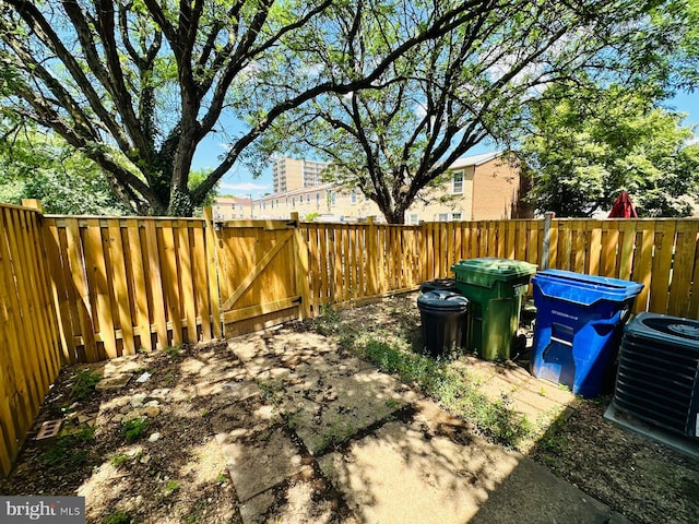 view of yard featuring cooling unit