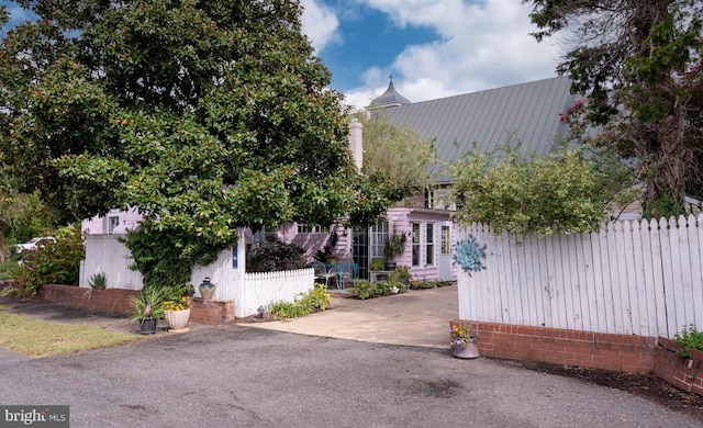 view of front of house